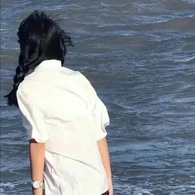 图木舒克伴游女生武映颖的资料