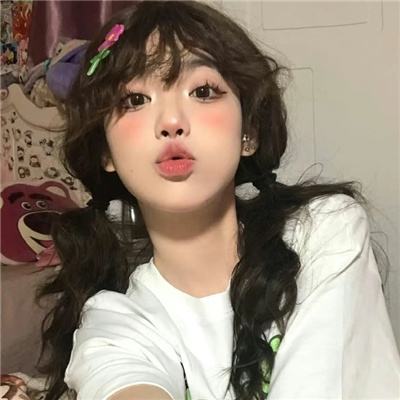图木舒克伴游女生卞寄蕾的资料